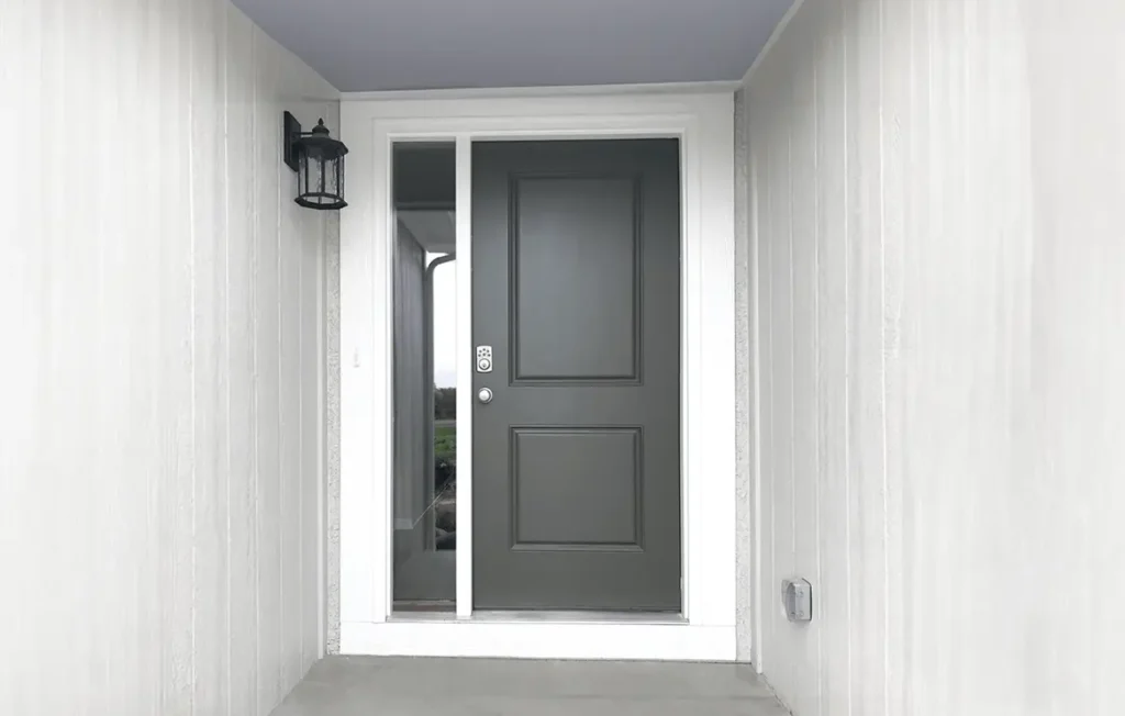 Porta de entrada em PVC instalada pela Windoor